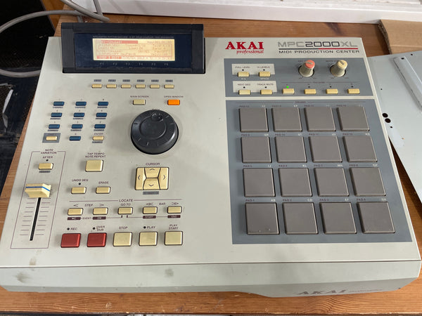 AKAI - MPC2000XL