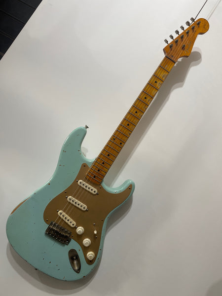 Fender - Stratocaster