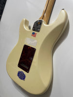 Fender - American Deluxe Stratocaster