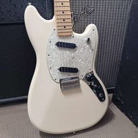 Fender  - Mustang