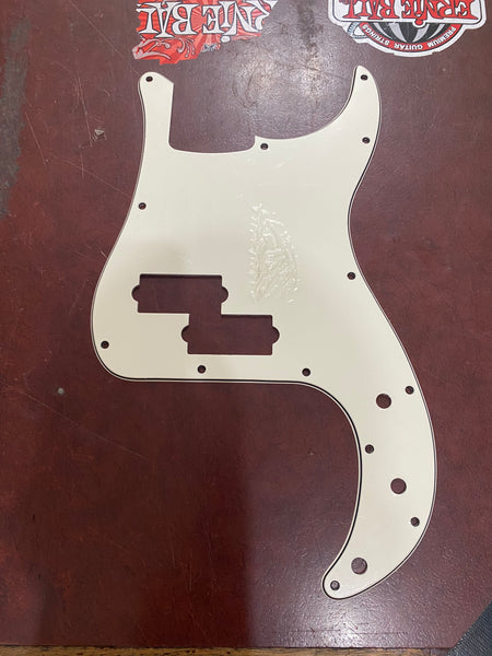 Fender - P-Bass Scratchplate