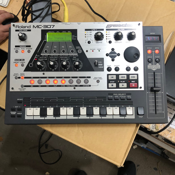 Roland - MC-307