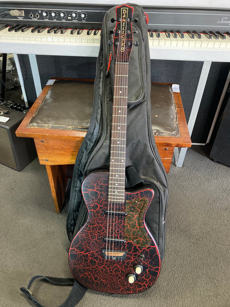 Danelectro - DCG56BRD Dano 56 Black & Red Crackle