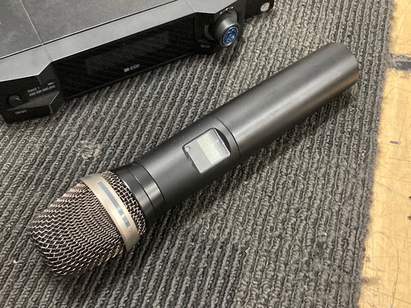 AKG - Wireless Mic Setup