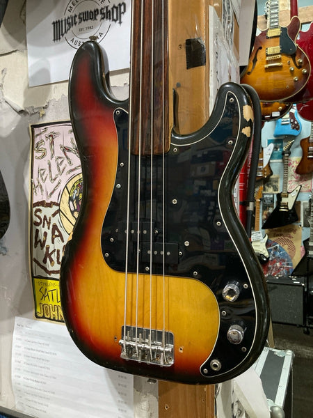 Fender - Precision Bass