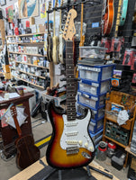 Fender - Standard Stratocaster