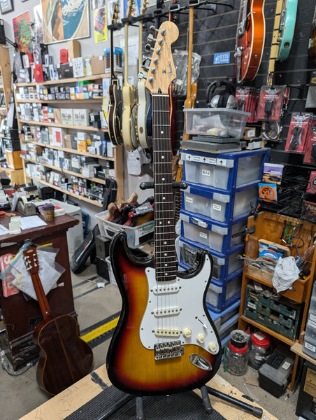 Fender - Standard Stratocaster