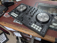 Native Instruments - Traktor Kontrol S2 MK3