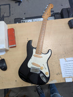 Fender - MST-32 Mini Strat